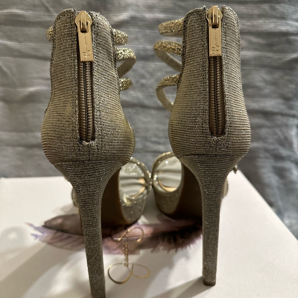 Jessica Simpson pumps